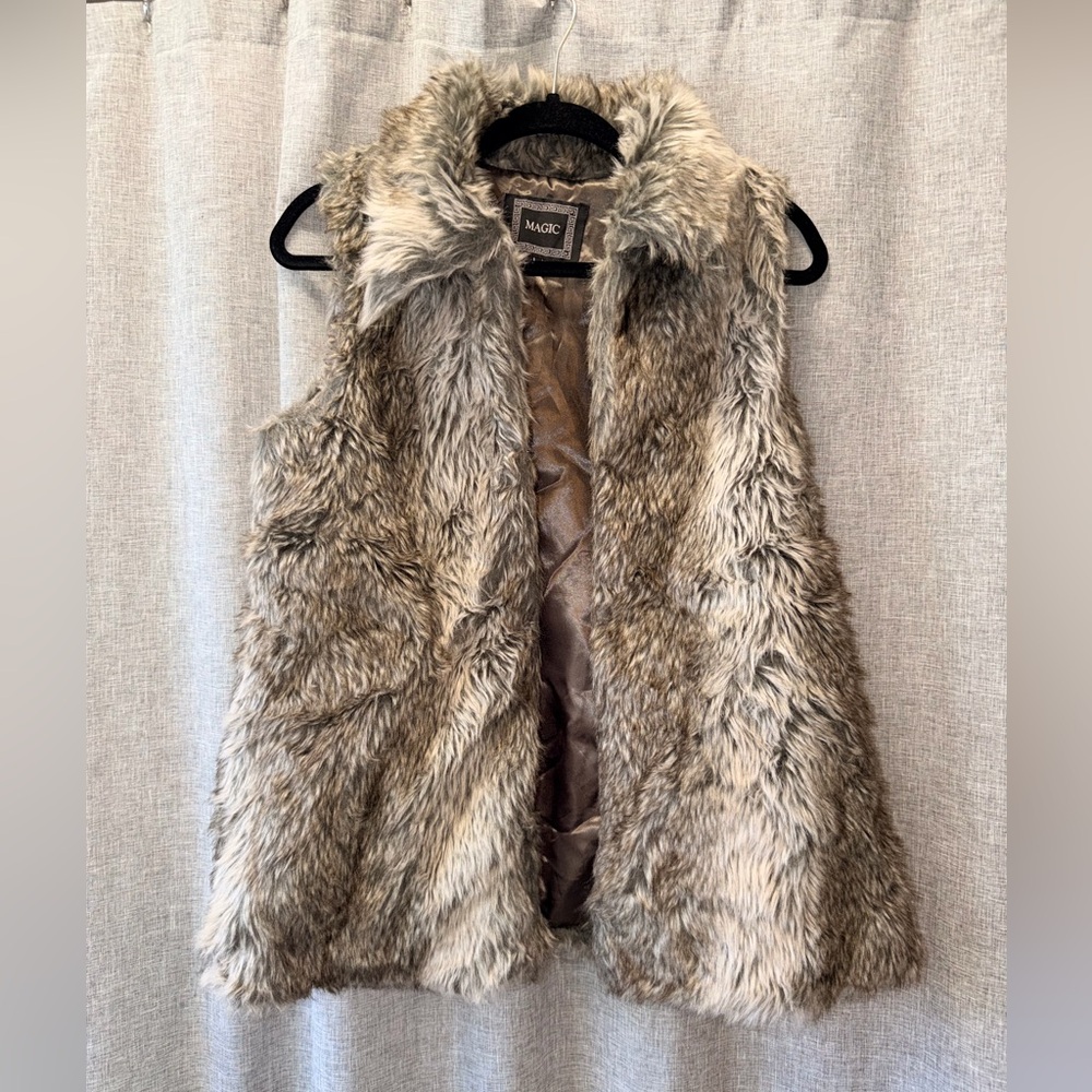 Magic Faux Fur Sleeveless Vest in Taupe Brown Large